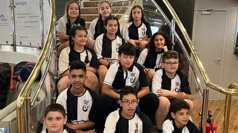 Integrantes M12 y M14 de la Escuela de Rugby de Ceuta, durante una excursi&oacute;n a Guadiaro