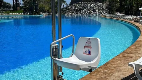 Nueva silla hidr&aacute;ulica del Parque Mar&iacute;timo del Mediterr&aacute;neo / Medio Ambiente