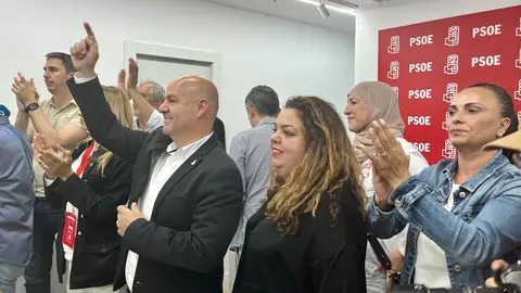 Juan Guti&eacute;rrez y parte de su n&uacute;cleo duro, tras la derrota electoral / Alejandro Castillo
