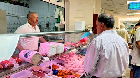  El Partido Popular visita el mercado de Had&uacute; y lanza un mensaje de apoyo a los aut&oacute;nomos. Daniel Hern&aacute;ndez 