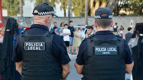 Polic&iacute;a local agentes