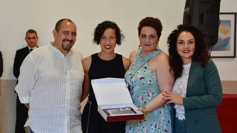 Nonia Vel&aacute;quez y varios funcionarios de Fuerte Mendiz&aacute;bal, durante la Merced de 2023 / A. C.