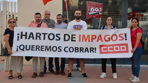 CCOO Comisiones Obreras Kidsco El Cornet&iacute;n huelga parcial concentraci&oacute;n trabajadores
