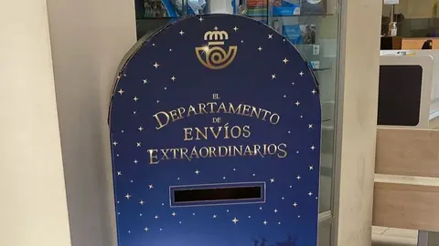Buz&oacute;n m&aacute;gico instalado por Correos con motivo del per&iacute;odo navide&ntilde;o
