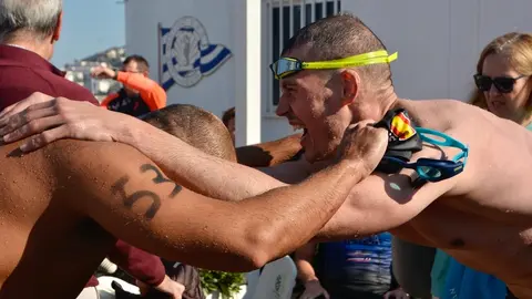 Traves&iacute;a a Nado de Navidad Nochebuena 70 aniversario Club Nataci&oacute;n Caballa nadadores 2023