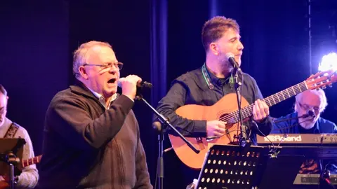 F&eacute;nix y sus amigos Triana tributo concierto m&uacute;sica teatro auditorio revell&iacute;n