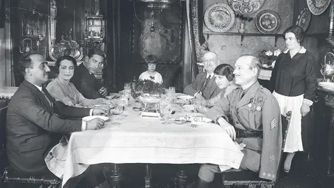 Escena de La Malcasada en la que salen Franco y Mill&aacute;n Astray.