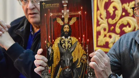 Semana Santa Consejo de Hermandades y Cofrad&iacute;as presentaci&oacute;n revista Cruz de Gu&iacute;a 2024