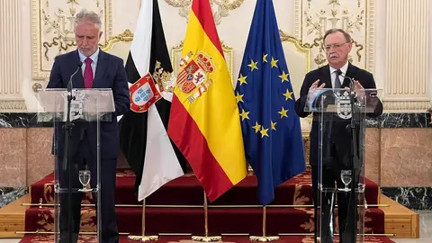 &Aacute;ngel V&iacute;ctor Torres ministro de Pol&iacute;tica Territorial y Memoria Democr&aacute;tica visita
