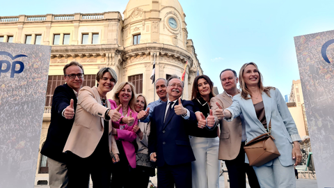  Los Populares han arrancado la campa&ntilde;a con un acto en la plaza de &Aacute;frica _ Rafa B&aacute;ez 