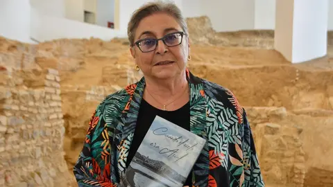 Montserrat Abumalham Feria Libro 2024 presentaci&oacute;n novela Biblioteca P&uacute;blica Adolfo Su&aacute;rez