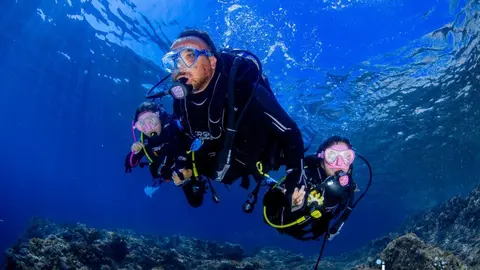 Sesi&oacute;n de submarinismo del Centro de Buceo Burbujas / Archivo