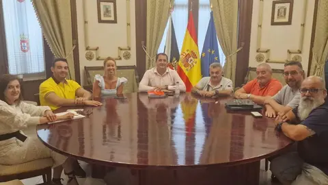 Reuni&oacute;n entre la c&uacute;pula de Servicios Urbanos y la Junta Directiva de la FPAV