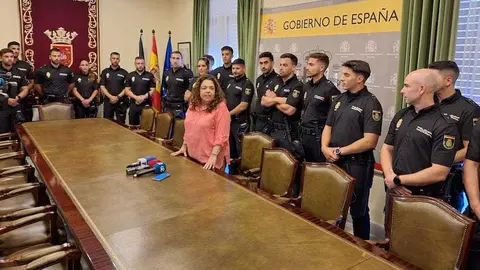 Recepci&oacute;n de la delegada del Gobierno a los agentes en pr&aacute;cticas de la Polic&iacute;a Nacional.