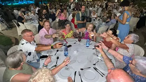 Cena para Mayores en el Parque Marítimo (Feria 2024) 2024-07-31 at 23.25.14