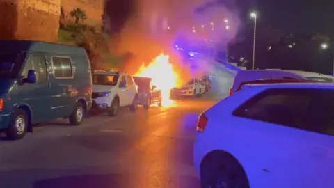Coche ardiendo en Villajovita.