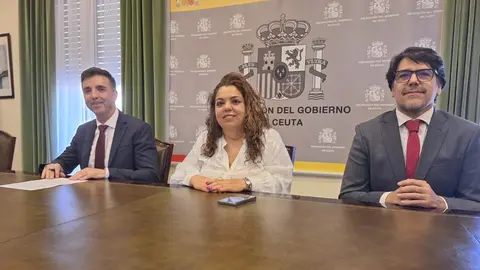 Cristina P&eacute;rez e Ismael Kasrou, durante el acto de bienvenida a Antonio Bautista, nuevo director del CETI
