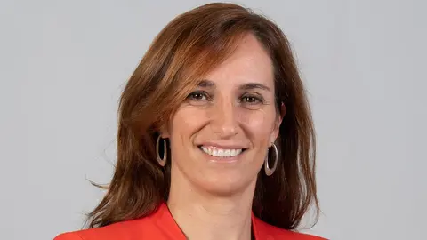 M&oacute;nica Garc&iacute;a, Ministra de Sanidad, durante un posado institucional