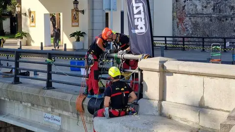 II Jornadas de Rescate Vertical organizadas por los bomberos del SEIS de Ceuta29