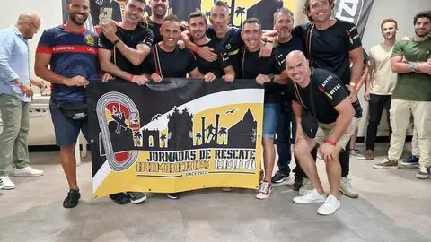 Entrega de reconocimientos a los participantes de las II Jornadas de Rescate Vertical15