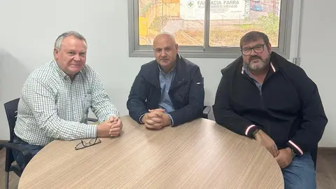 Un momento de la reuni&oacute;n entre UGT y el gerente de Amgevicesa.