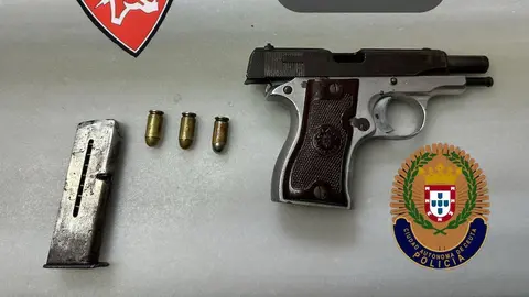 Pistola requisada por la UIR de la Polic&iacute;a Local a un menor