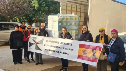 La Plataforma Solidaria de Ayuda Humanitaria para los Afectados por la DANA viaja en el puente a Valencia para donar electrodomésticos de primera necesidad1