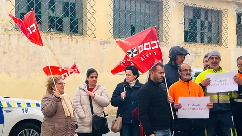 Concentración de los trabajadores de Estructuras del Estrecho apoyada por CCOO3