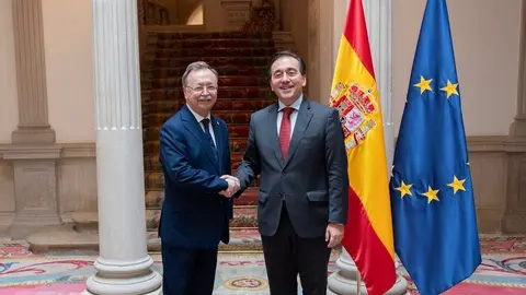 Por la izquierda, Juan Vivas y Jos&eacute; Luis Albares.