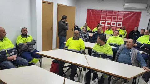 Asamblea de trabajadores de Estructuras del Estrecho.