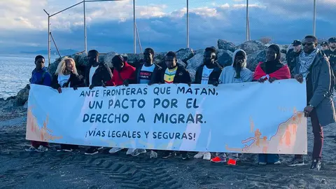 La llegada de la XXII Marcha por la Dignidad a la playa del Tarajal3