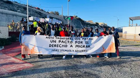La llegada de la XXII Marcha por la Dignidad a la playa del Tarajal23