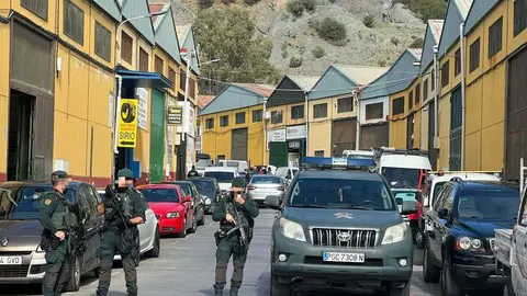 Despliegue de Asuntos Internos de la Guardia Civil en el polígono del Tarajal2