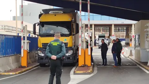  Primer pase de pescado en la aduana comercial desde Marruecos / S.I. 