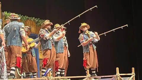 Actuación de la comparsa 'Los caballas'.3