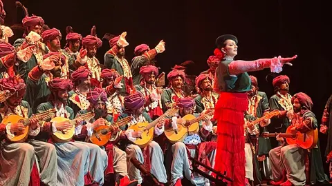 Actuación del coro &lsquo;Con permiso buenas tardes&rsquo;15