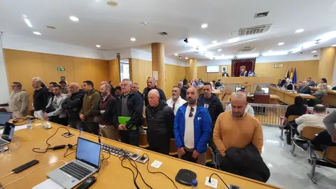  Agentes de la Polic&iacute;a Local&nbsp;protestan por condiciones laborales ante el Pleno de la Asamblea de Ceuta 