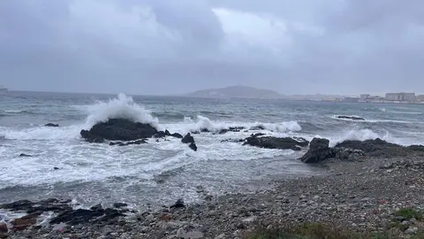 Mar picada vista desde la antigua f&aacute;brica de Lugano. Temporal tiempo