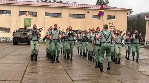 La ministra de Defensa, Margarita Robles, visita García Aldave para despedir al comandante general Llago Navarro y rendir homenaje a los militares caídos27