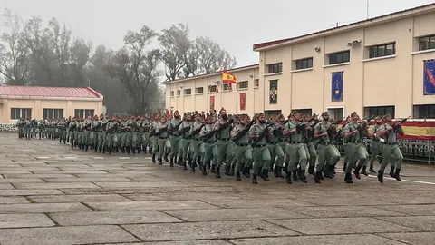 La ministra de Defensa, Margarita Robles, visita García Aldave para despedir al comandante general Llago Navarro y rendir homenaje a los militares caídos64