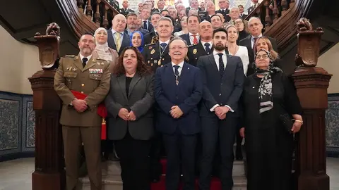 Acto de entrega de la Medalla de Oro de la Ciudad a la Polic&iacute;a Nacional.