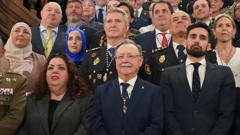 Acto de entrega de la Medalla de Oro de la Ciudad a la Polic&iacute;a Nacional.