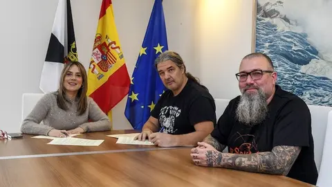 Pilar Orozco firma un convenio con la Asociaci&oacute;n S&eacute;ptimo Infierno.