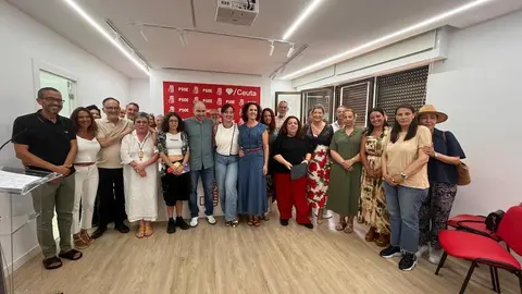 Los cargos públicos y orgánicos del PSOE de Ceuta firman su compromiso ético en Daoiz4