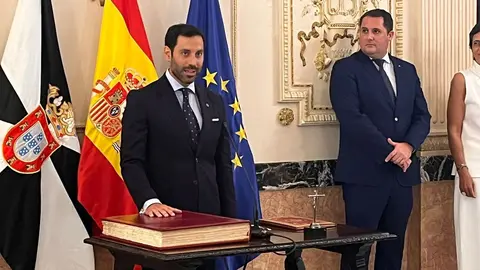 Un momento de la toma de posesi&oacute;n de Rafael Mart&iacute;nez Pe&ntilde;alver. / M&oacute;nica Rivero.