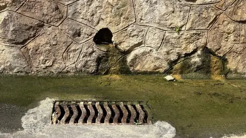 Fuga de agua en La Libertad. / PSOE