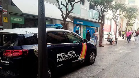  Polic&iacute;a Nacional en el paseo del Revell&iacute;n / Archivo 