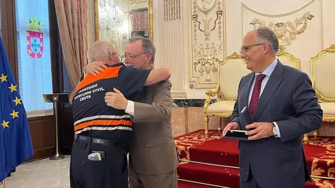 Entrega de condecoraciones a voluntarios de Protección Civil por su actuación en la DANA. 16