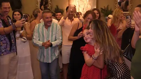  Mariola Lesmes y su hija Mariola ganan el concurso de sevillanas del Roc&iacute;o / C.A. 