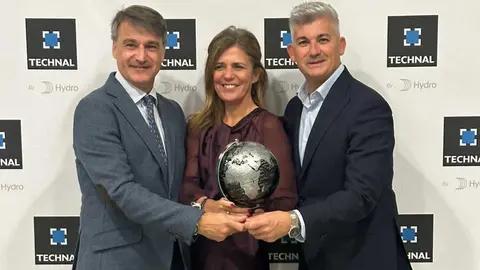  Reconocimiento a Cristaler&iacute;a Cruces por la Red de Instaladores Aluminier Technal Spain 